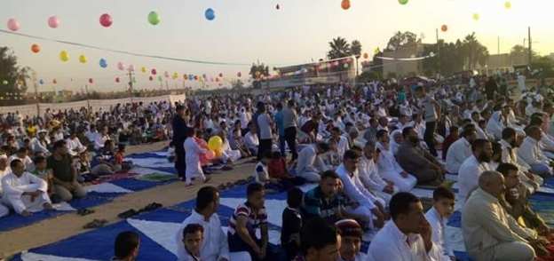 الآلاف في البحيرة يؤدون صلاة عيد الفطر المبارك