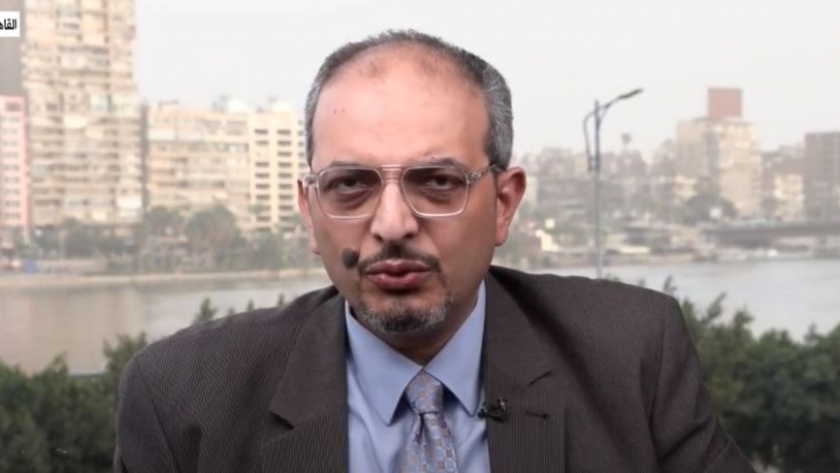 محمد مصطفى أبو شامة الخبير في الشؤون العربية