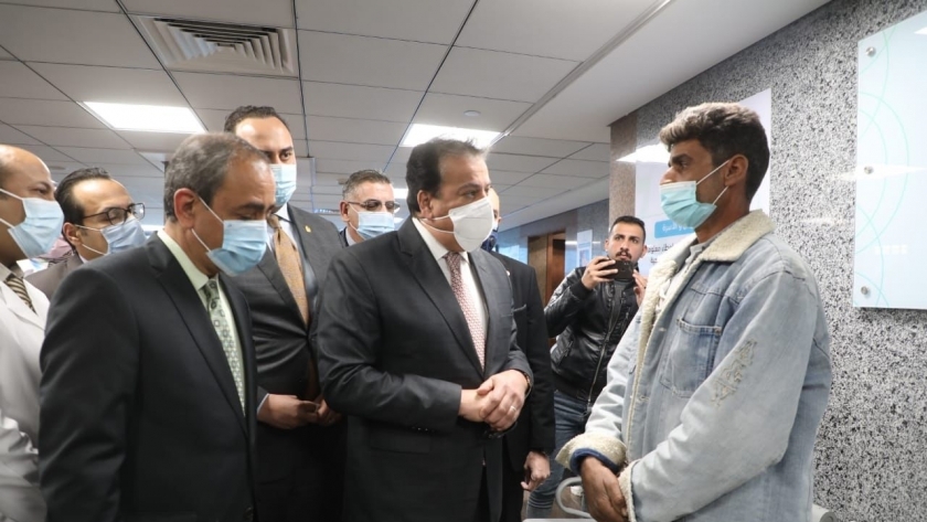 القائم بأعمال وزير الصحة يختتم جولته بتفقد 4 مستشفيات