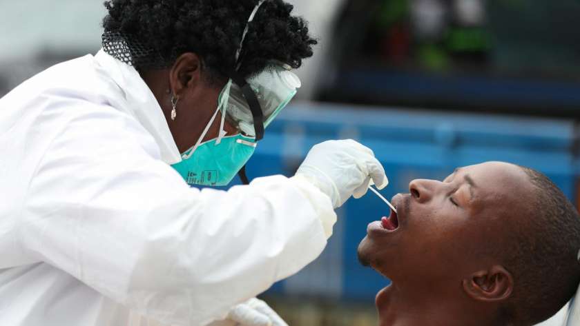 حملة الكشف والتطعيم ضد كورونا في جنوب إفريقيا