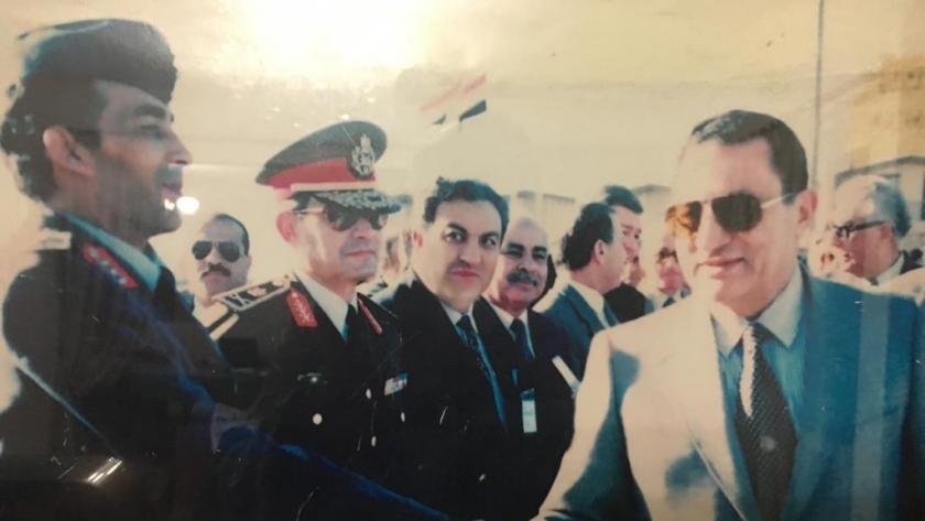 "طيار الرؤساء" مع "مبارك"