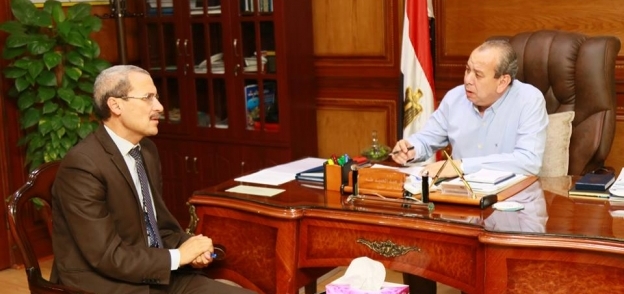 محافظ كفرالشيخ يناقش عدد من الملفات مع النائب عمرو دوير