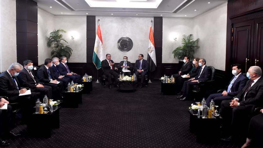 جلسة مباحثات بين رئيس طاجيكستان و«مدبولي» بحضور مسؤولي البلدين