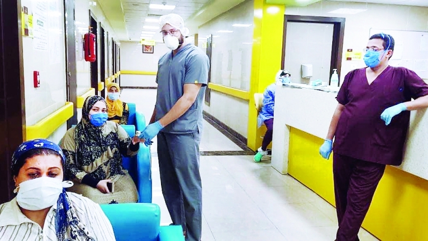 المتعافون من فيروس كورونا يواصلون مغادرة مستشفيات العزل