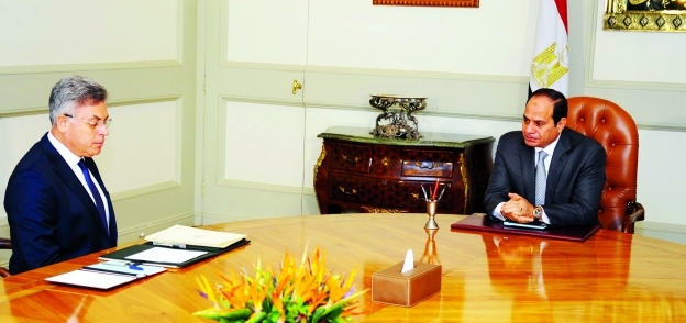 الرئيس عبدالفتاح السيسى خلال لقاء سابق مع محمد عرفات رئيس هيئة الرقابة الإدارية