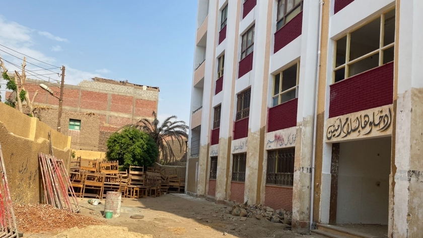  80 مدرسة تحت الصيانة مع بداية الدراسة والطلاب «كعب داير» بسوهاج