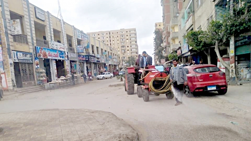 محافظ كفر الشيخ يتابع أعمال الرش والتطهير للشوارع والميادين لمواجهة"كورونا" 