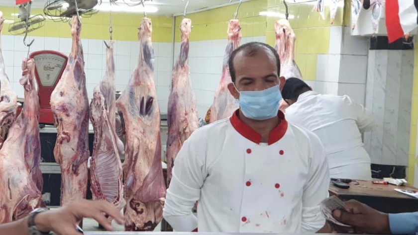 وزير التموين يوجه بتوفير اللحوم في المجمعات الاستهلاكية خلال أيام العيد