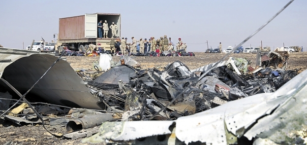 جانب من موقع تحطم الطائرة الروسية «أ.ف.ب»