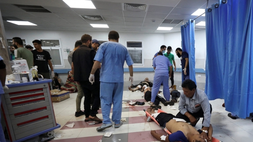 مصابون داخل أحد مستشفيات غزة