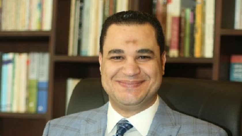 الدكتور أحمد هارون