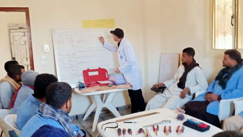 تدريب شباب قرى مبادرة حياة كريمة في قنا
