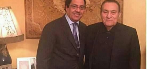 الرئيس السابق حسني مبارك مع رئيس مجلس الأمة الكويتي السابق