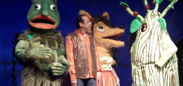 مشهد من عرض "الحوش الأخضر"