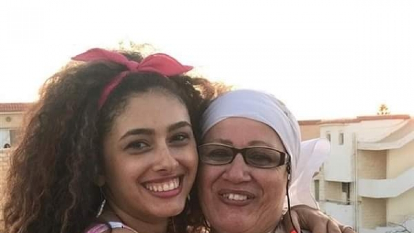 ريم أحمد ووالدتها