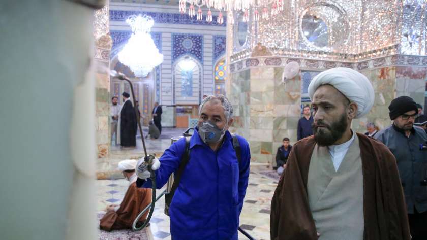 إجراءات وقائية لتعقيم المراقد الدينية فى إيران