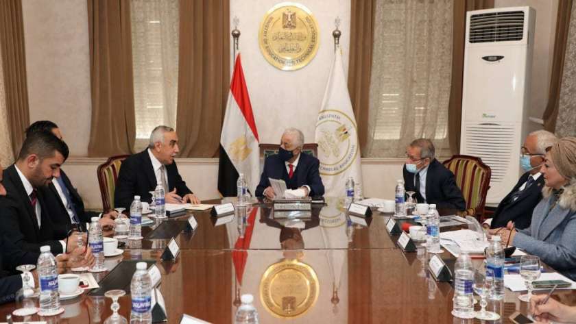 لقاء السفير العراقي مع وزير التربية والتعليم