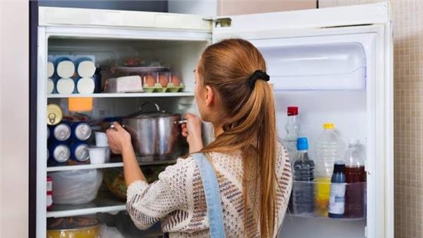 وضع الطعام الساخن في الثلاجة