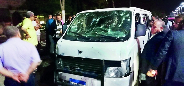 سيارة الشرطة التى استهدفها الإرهابيون فى حلوان «صورة أرشيفية»