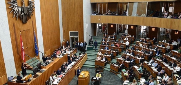 عقد أول جلسة للبرلمان النمساوي بتشكيله الجديد عقب الانتخابات المبكرة