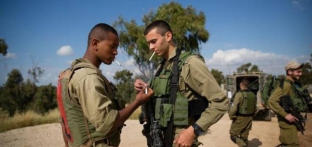 الاتهامات بتهريب الأسلحة من الجيش الإسرائيلي تصاعدت مؤخرا