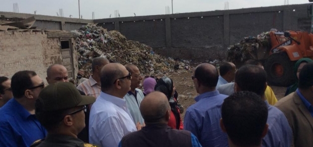 محافظ الغربية يتفقد محطة ترحيلات القمامة بالسنطة ويشدد برفع أطنانها