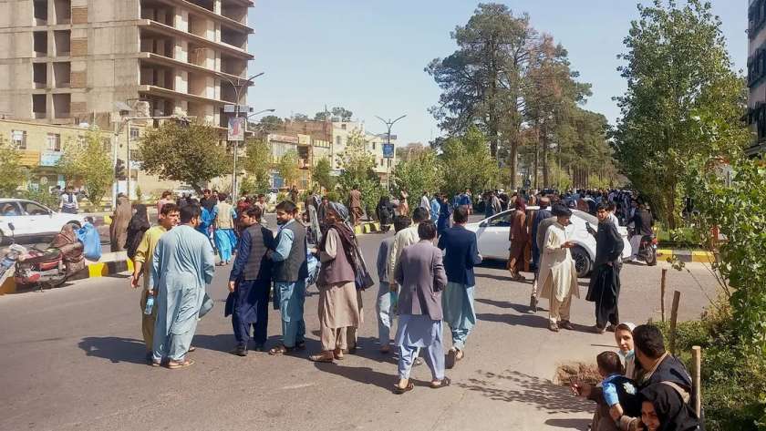 سكان أفغانستان هرعوا إلى الشوارع