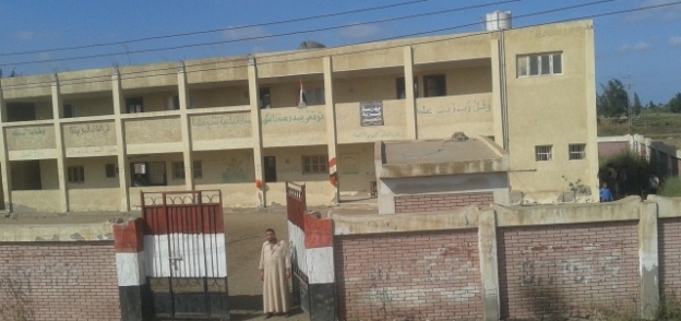 100 مدرسة بالصيانة في كفر الشيخ.. و500 تلميذ داخل مبنى آيل للسقوط