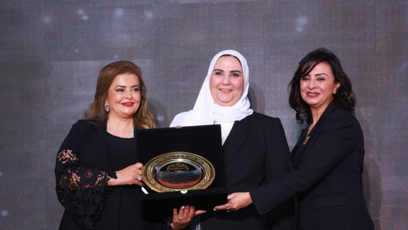 قمة "مصر للأفضل" تكرم وزيرة التضامن  ضمن أفضل ٥٠ سيدة تأثيرا