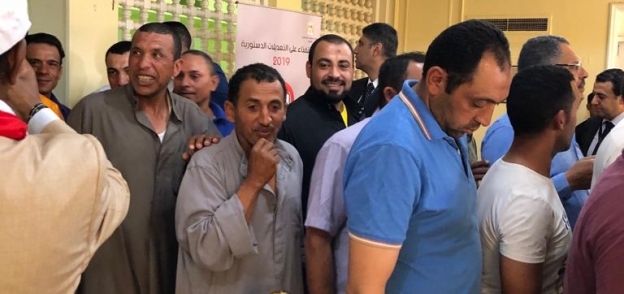 بالصور|هتافات الجالية المصرية بالكويت لـ "السيسي" خلال التعديلات الدستورية