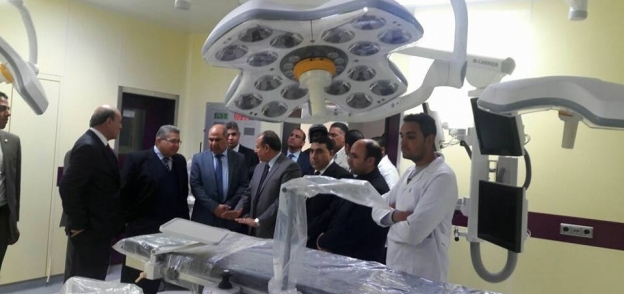 الشيحى يتفقد مستشفى كفر الشيخ الجامعى