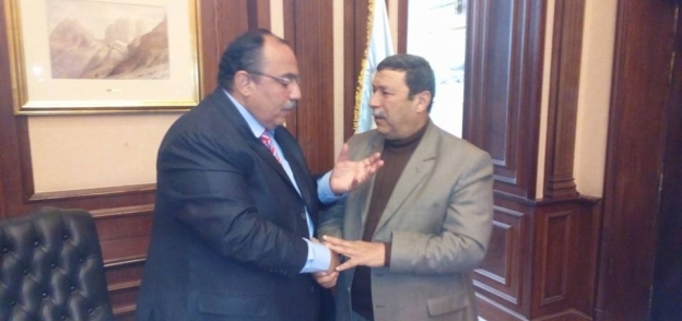 محافظ الإسكندرية مع وكيل الوزارة