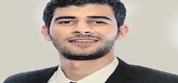 محمد عبدالكريم الطالب بالفرقة الرابعة هندسة المطرية جامعة حلوان