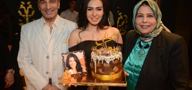 بالصور| محبو ميرهان حسين يحتفلون بعيد ميلادها