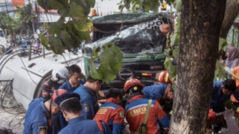 اصطدام شاحنة بطلاب مدرسة في إندونيسيا