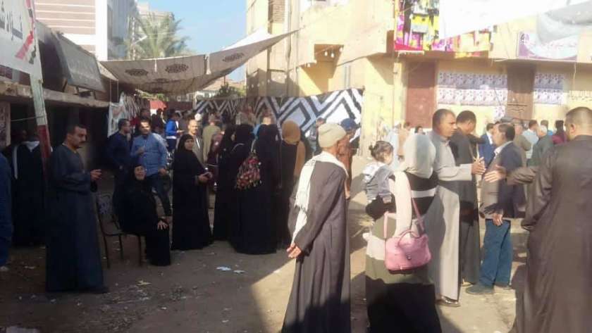 تزايد الاقبال على التصويت في انتخابات النواب بقرى كفر الشيخ