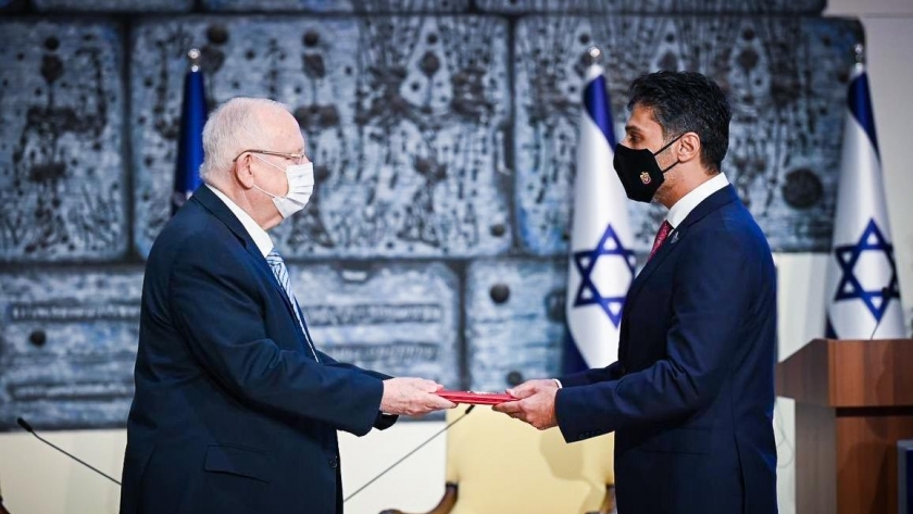 السفير الإماراتي يقدم أوراق اعتماده للرئيس الإسرائيلي
