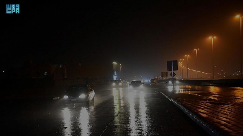 أمطار غزيرة ورعدية تضرب العاصمة السعودية
