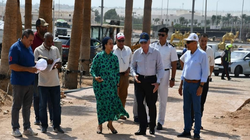 محافظ جنوب سيناء يتابع مشروعات شرم الشيخ