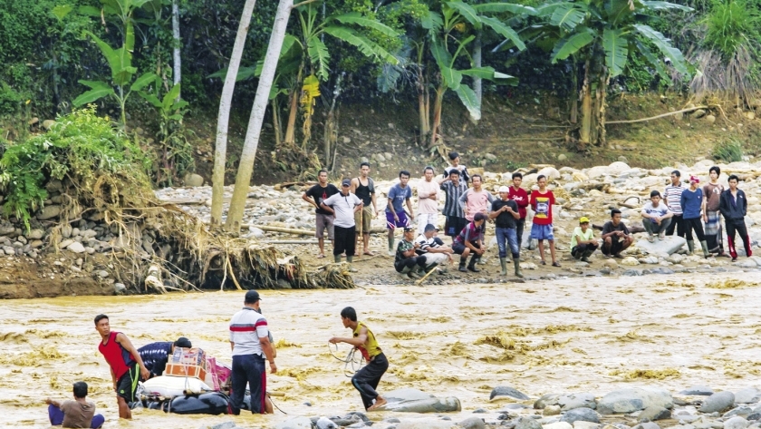 الأمطار تحولت إلى فيضانات فى إندونيسيا وأسقطت عدداً من الضحايا