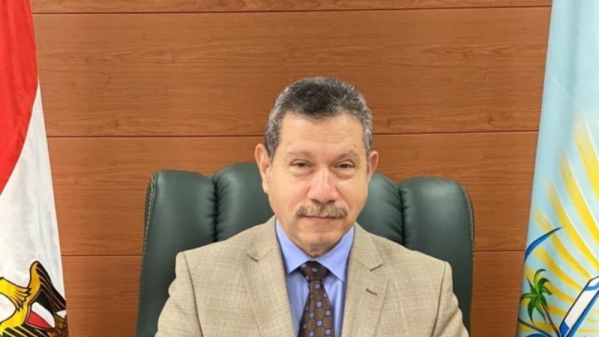 الأستاذ الدكتور مصطفى النجار رئيس جامعة مطروح