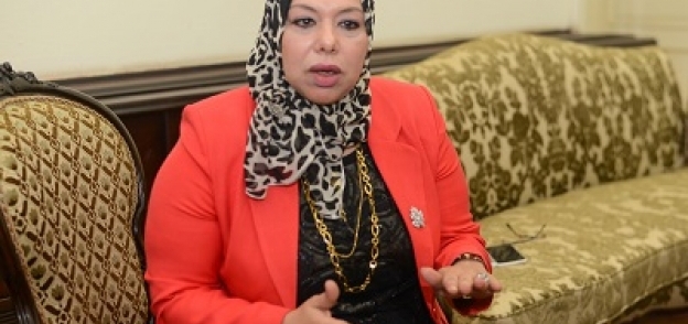 الدكتورة منى مصطفى مدير عام التنمية الرياضية والعسكرية بوزارة التربية والتعليم