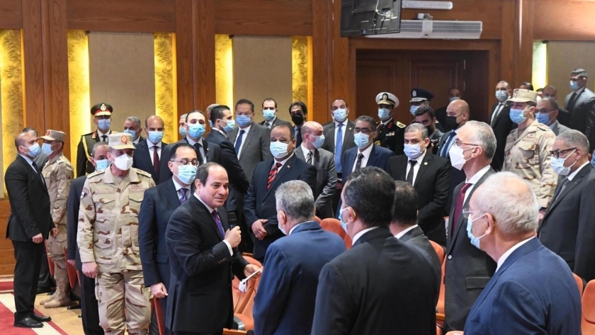 رئيس الوزراء برفقة الرئيس السيسي صباح اليوم قبل العودة لمقر الحكومة لعقد اجتماعات هامة