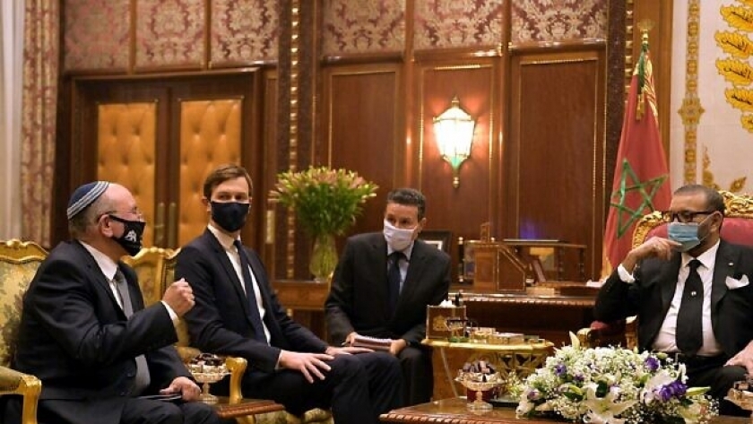 العاهل المغرب يستقبل ضيوفه في القصر الملكي بالرباط