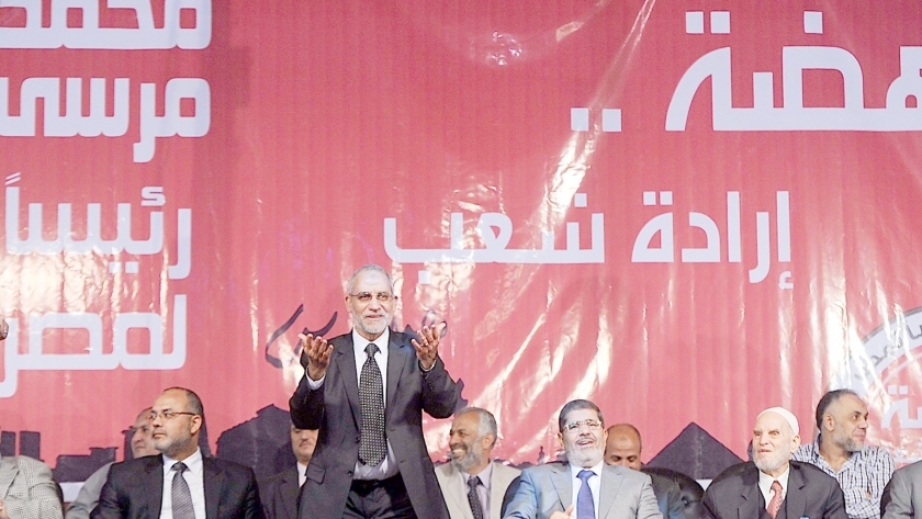 مرشد الإخوان أثناء الإعلان عن مرشحى «الجماعة» لانتخابات الرئاسة 2012 «صورة أرشيفية»