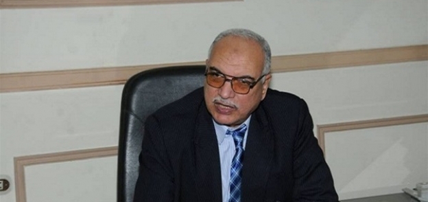الدكتور عباس الشناوي