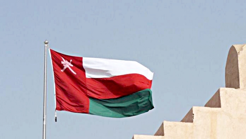 سلطنة عمان تقرر منع التجمّعات بكافة أنواعها في الأماكن العامة