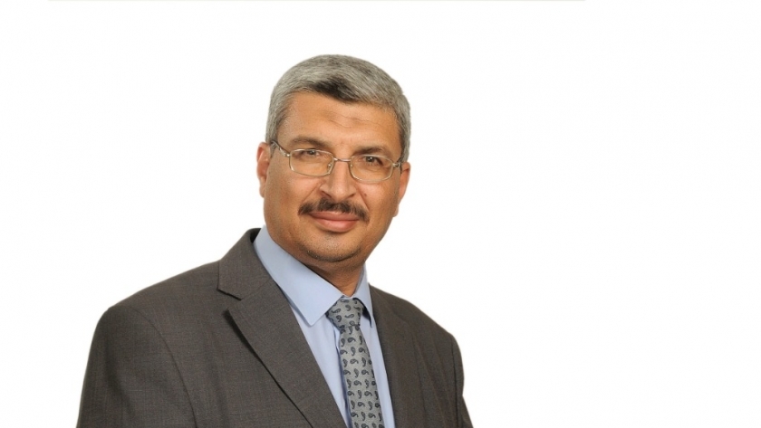 الدكتور عماد عويس