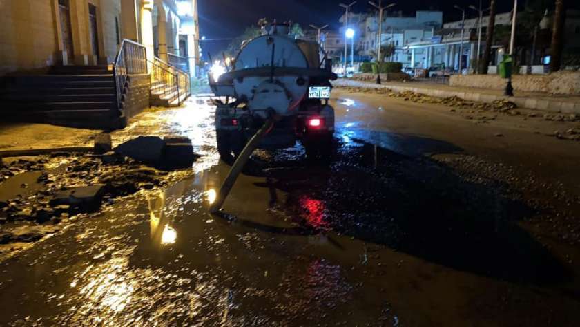 رفع مياه الأمطار من مدن وقرى كفر الشيخ