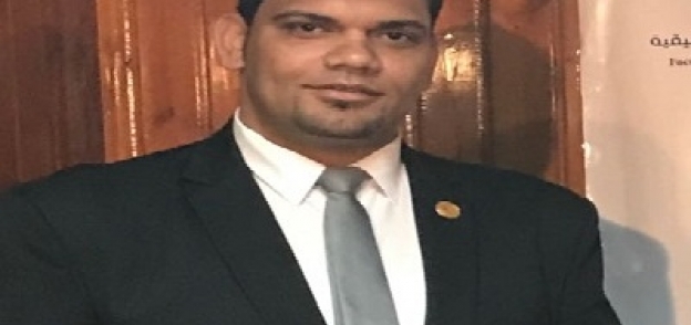 الدكتور مسعد حسن نقيب أخصائيي العلوم الطبية